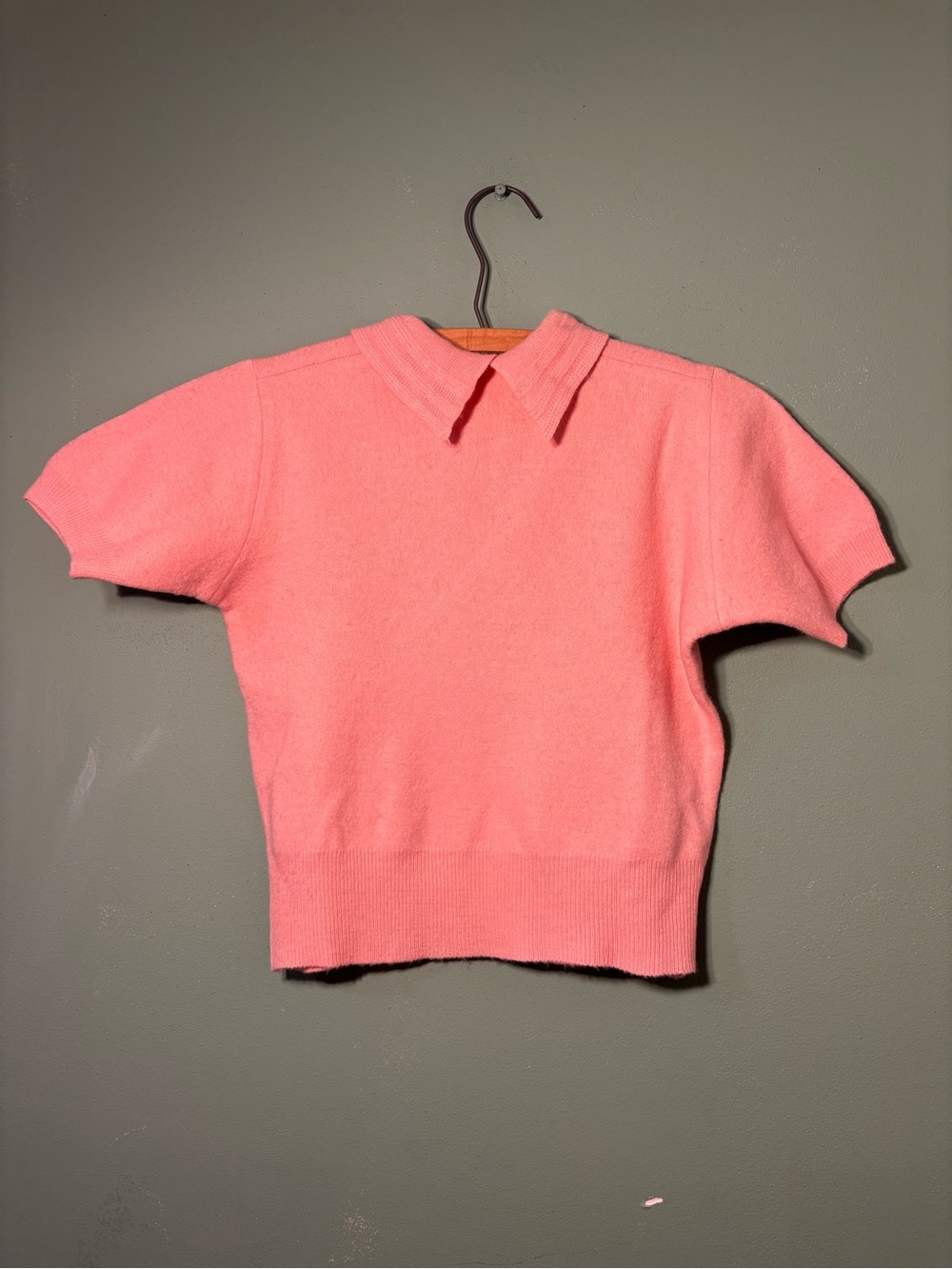 Vintage 1960’s Pink Women’s Short-Sleeve Knit Sweater - Picture 4 of 5